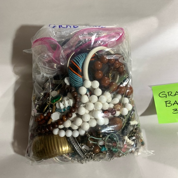 GRAB BAG #3 large bag of USED JEWELERY - Picture 2 of 8